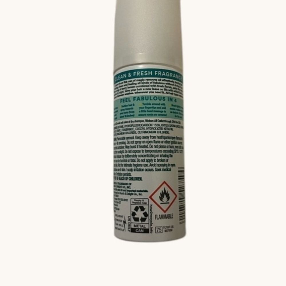 Batiste Original Dry Shampoo Classic Clean Travel Size 1.06 oz 30g with Keratin - Picture 2 of 2